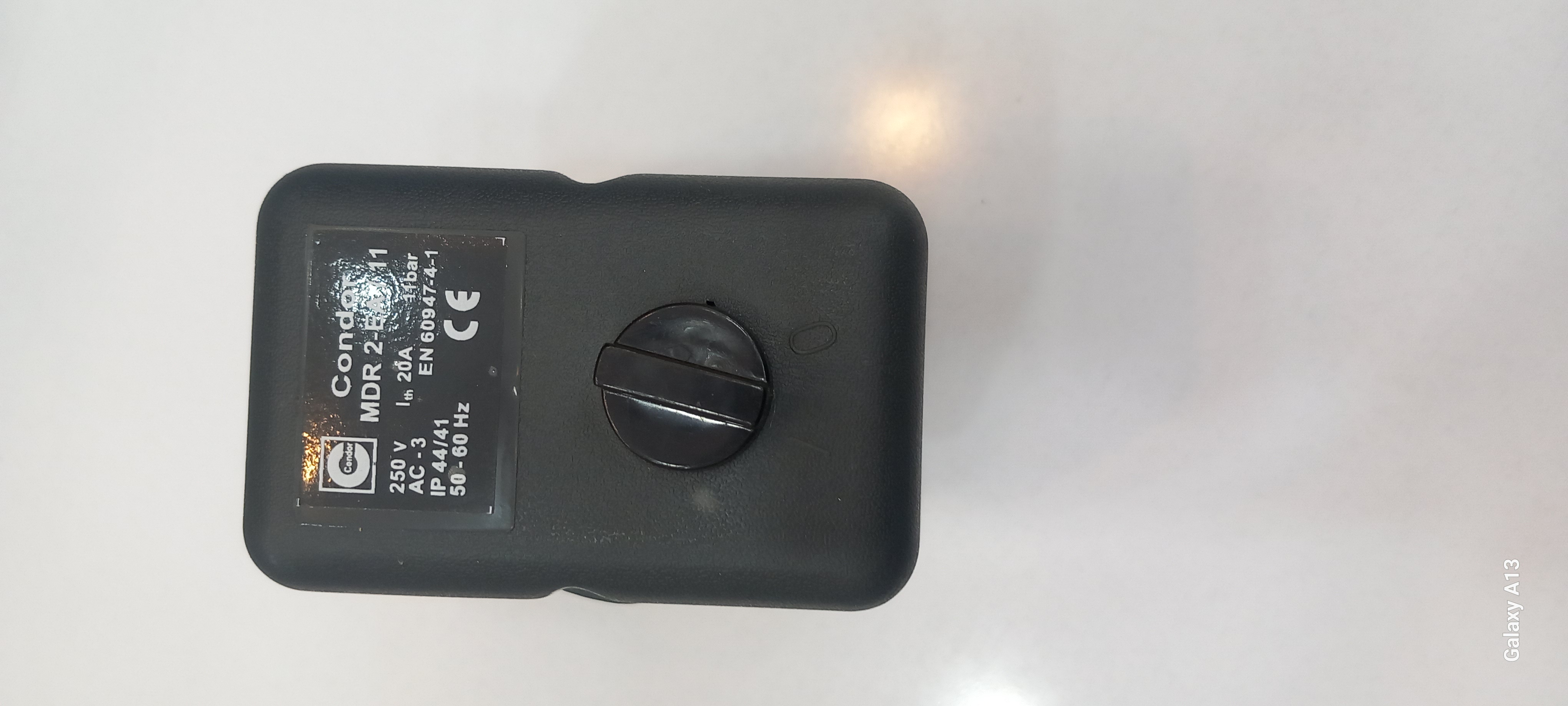 کلید اتومات چهارراه کمپرسور کُندور CONDOR MDR 2-EA/11 فشار 11 بار