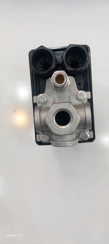 کلید اتومات چهارراه کمپرسور BEST KB-4.4 فشار 6 تا 8 بار